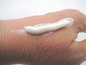 Healora Intertrigo Relief Cream Review: Can It Help Skin Fold Irritation on your skin?