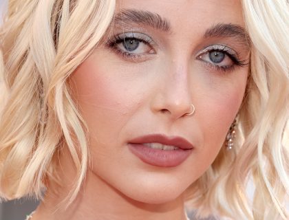 Emma Chamberlain Long Blonde Hair: Style Inspiration, Color, and Cut Ideas